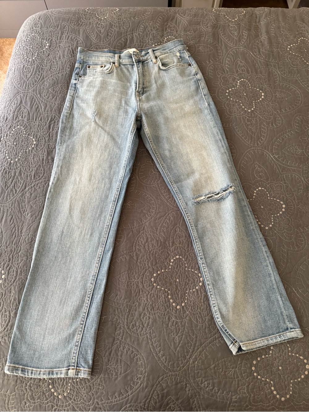 Zara Light Blue Straight-Leg Jeans with Knee Rip